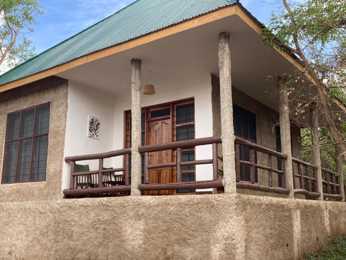 Camp Bastian Mikumi Villa Exterior foto