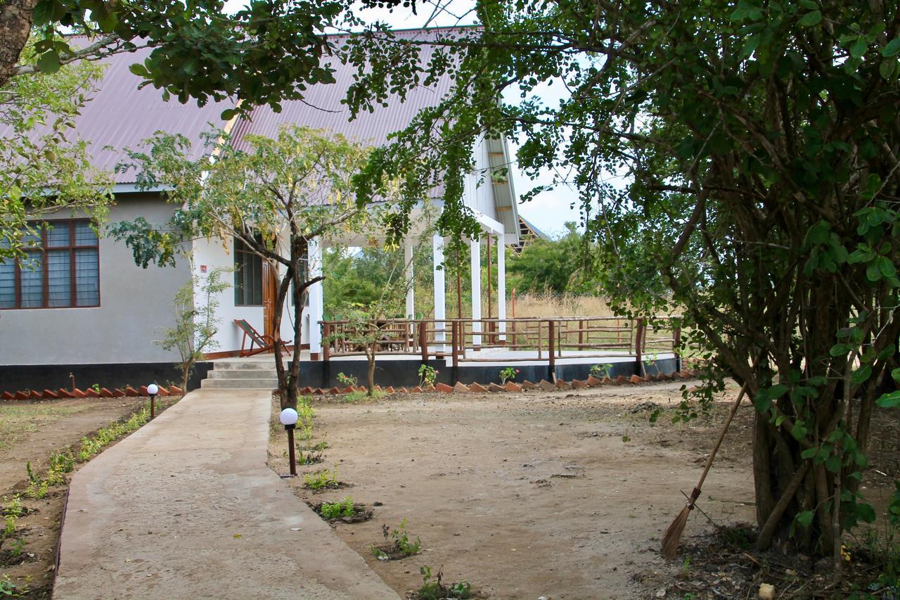 Camp Bastian Mikumi Villa Exterior foto